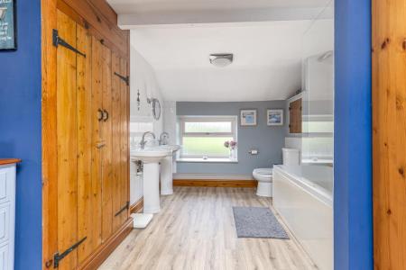 7-13 Welbournes Lane WEB PH-52.jpg