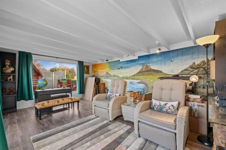 11 Harby Lane-02.jpg