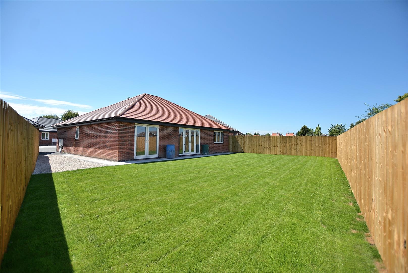 2 bedroom Detached Bungalow for sale in Mansfield