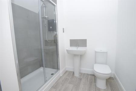 Plot 47 bathroom.JPG