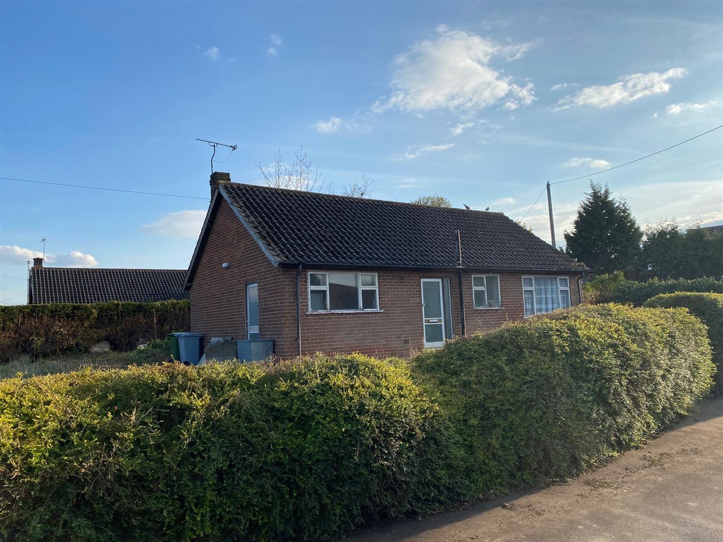 3 bedroom Detached Bungalow for sale in Newark