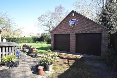 DOUBLE GARAGE