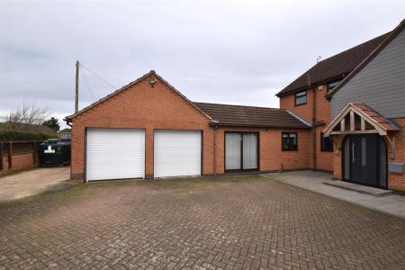 DOUBLE GARAGE