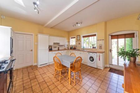 OPEN PLAN DINING KITCHEN