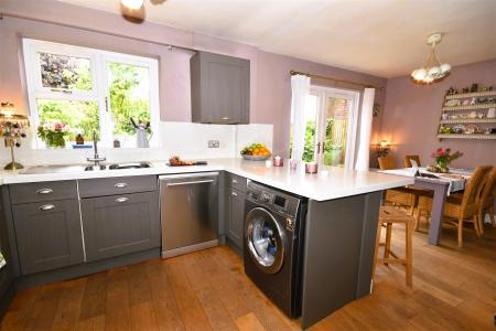 OPEN PLAN KITCHEN DINING ROOM