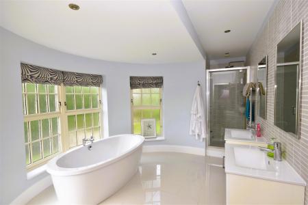 En suite Bathroom