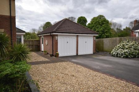 DOUBLE GARAGE