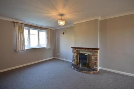 LOUNGE DINING ROOM