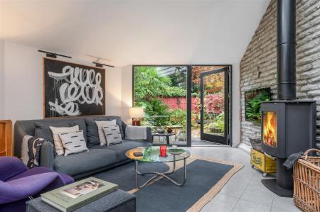 GARDEN ROOM