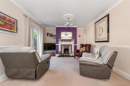 LIVING & DINING ROOM