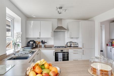 FAMILY KITCHEN