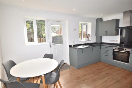 OPEN PLAN DINING KITCHEN