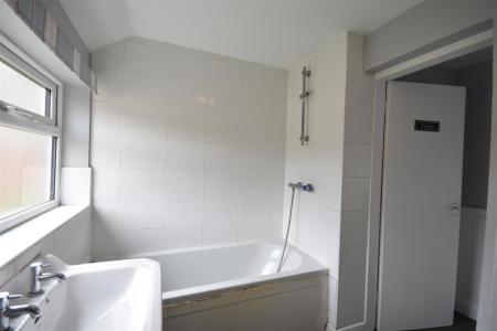 Bathroom.JPG