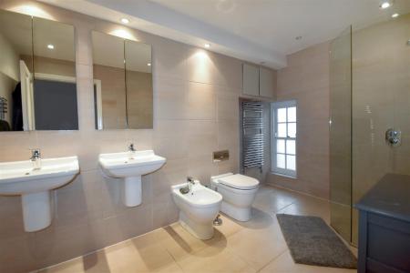 EN-SUITE WET ROOM