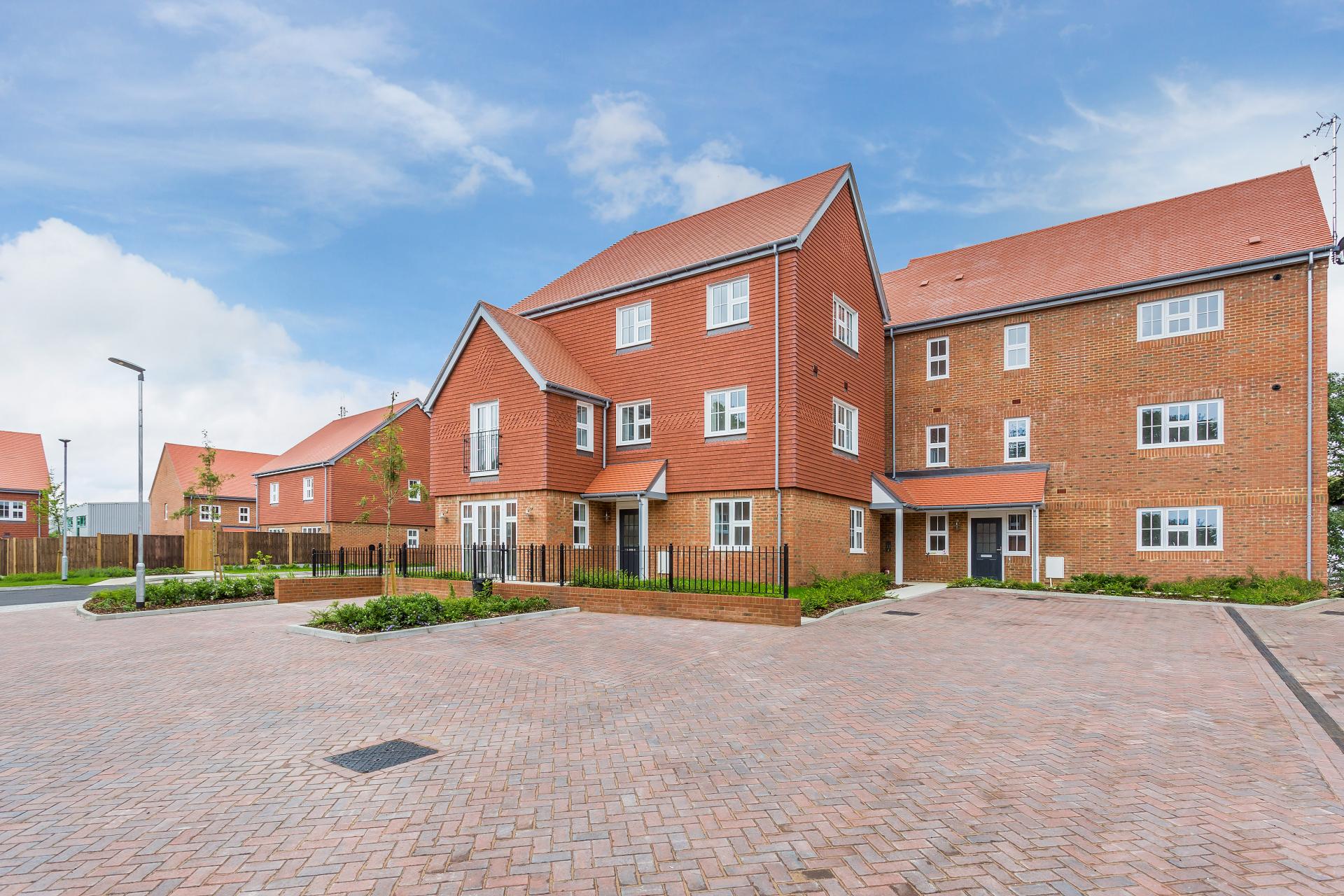 2 bedroom Apartment for sale in Tadworth