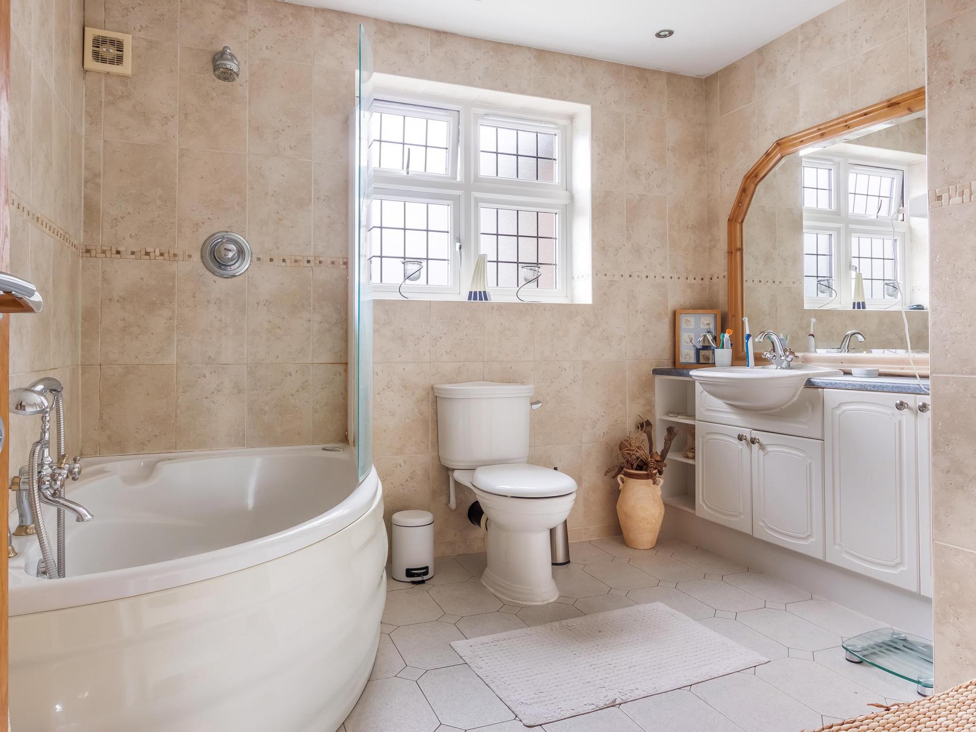 5 bedroom House for sale in Goffs Oak