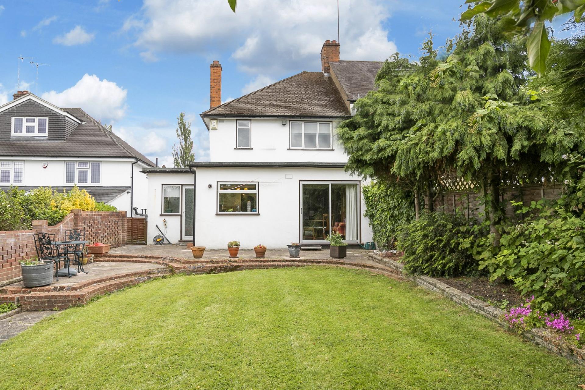 3 bedroom SemiDetached House for sale in Loughton