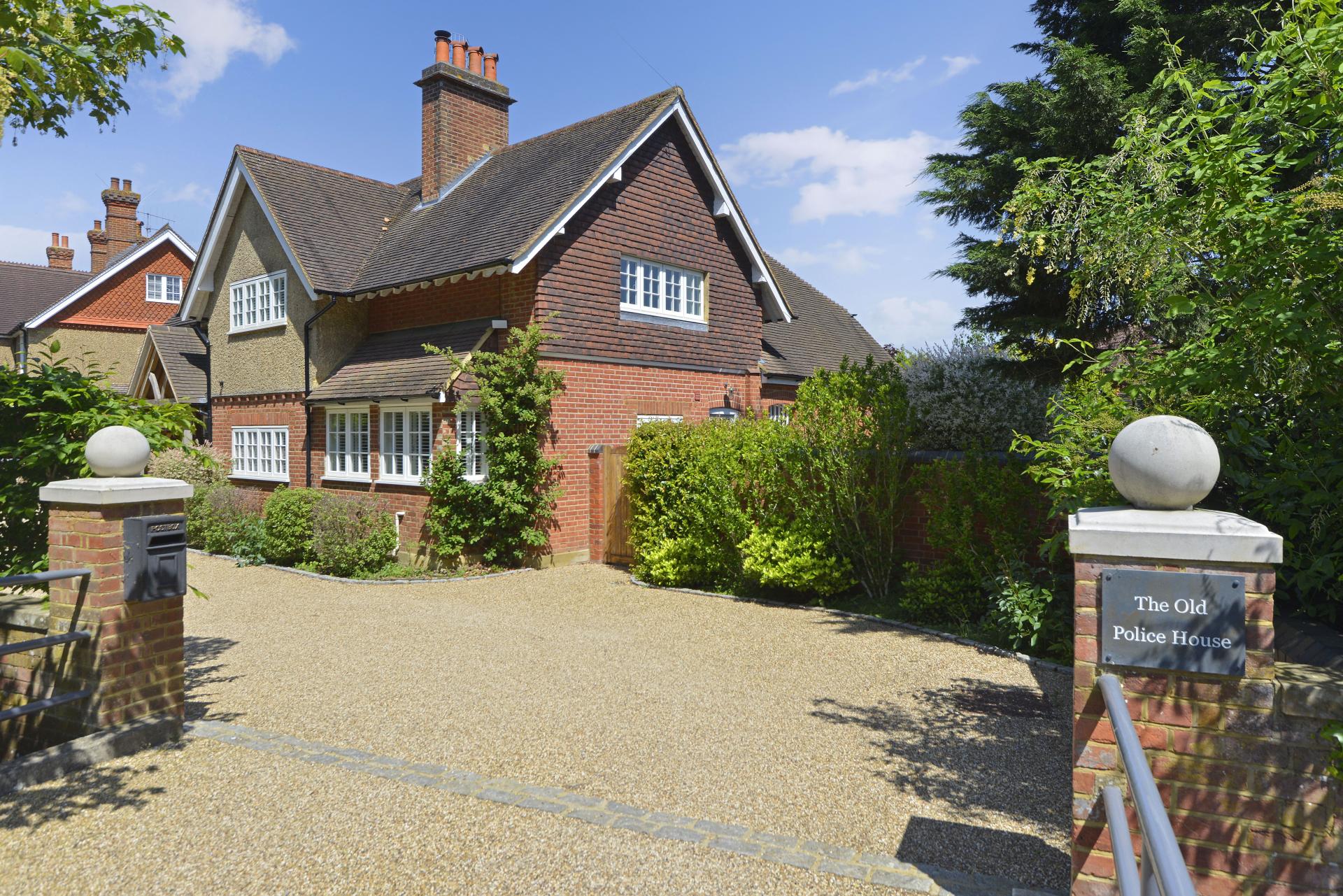 5 bedroom House for sale in Cranleigh