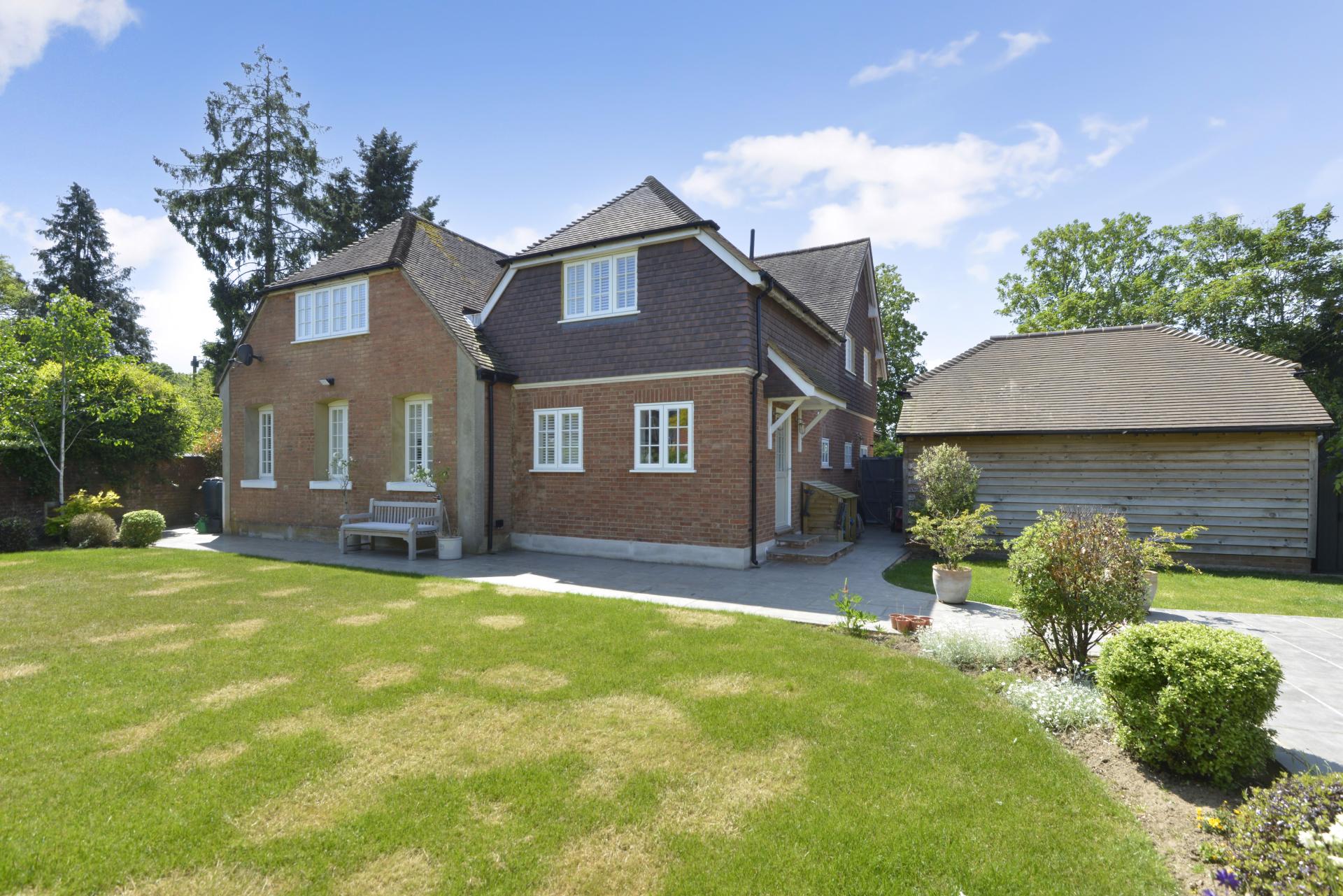 5 bedroom House for sale in Cranleigh