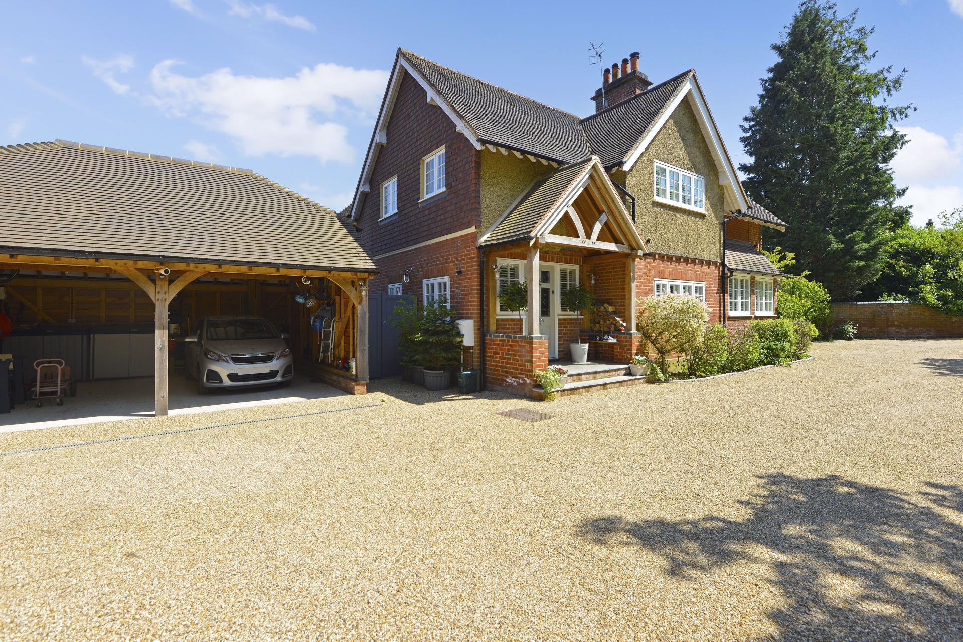 5 bedroom House for sale in Cranleigh