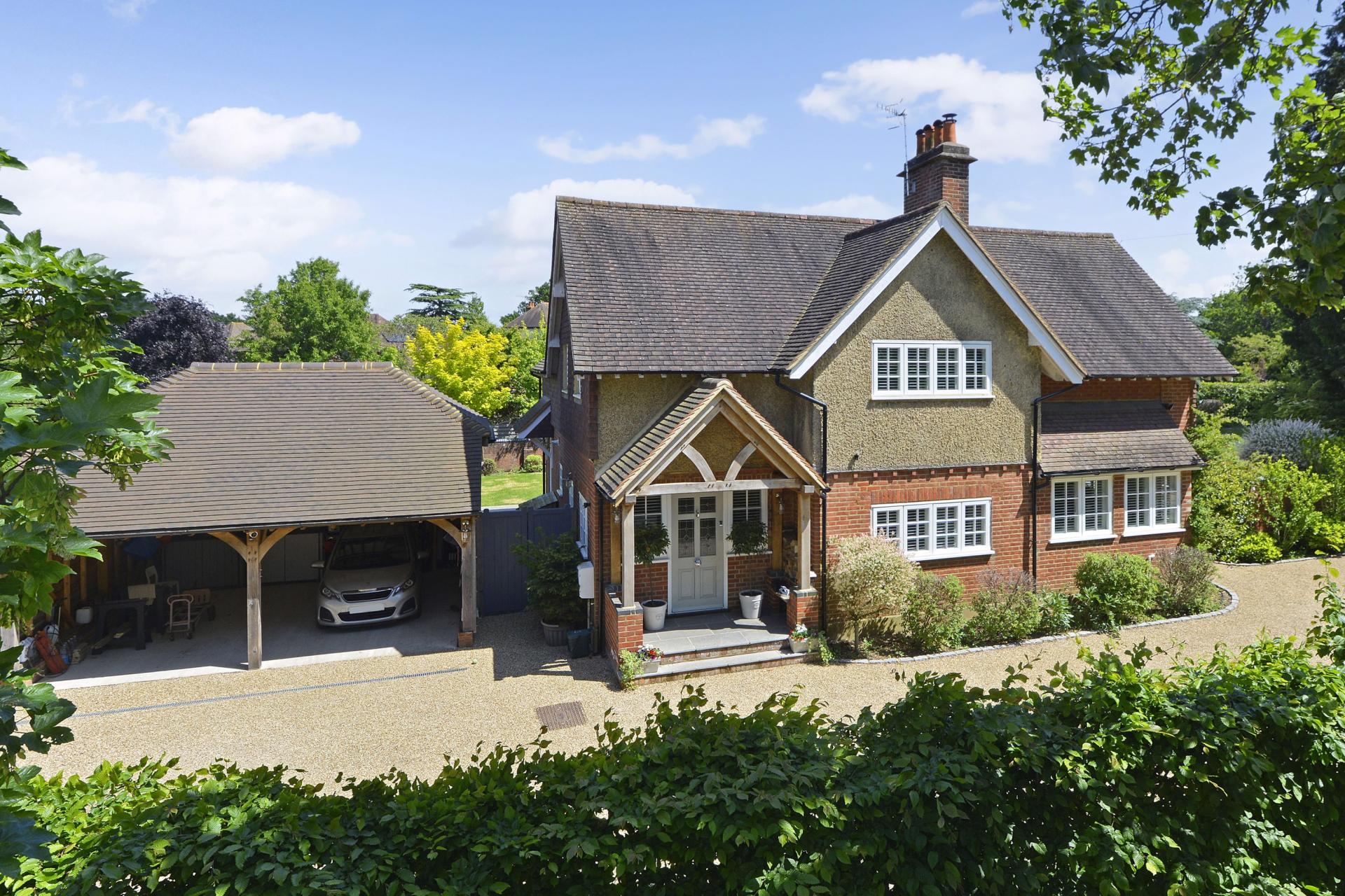 5 bedroom House for sale in Cranleigh