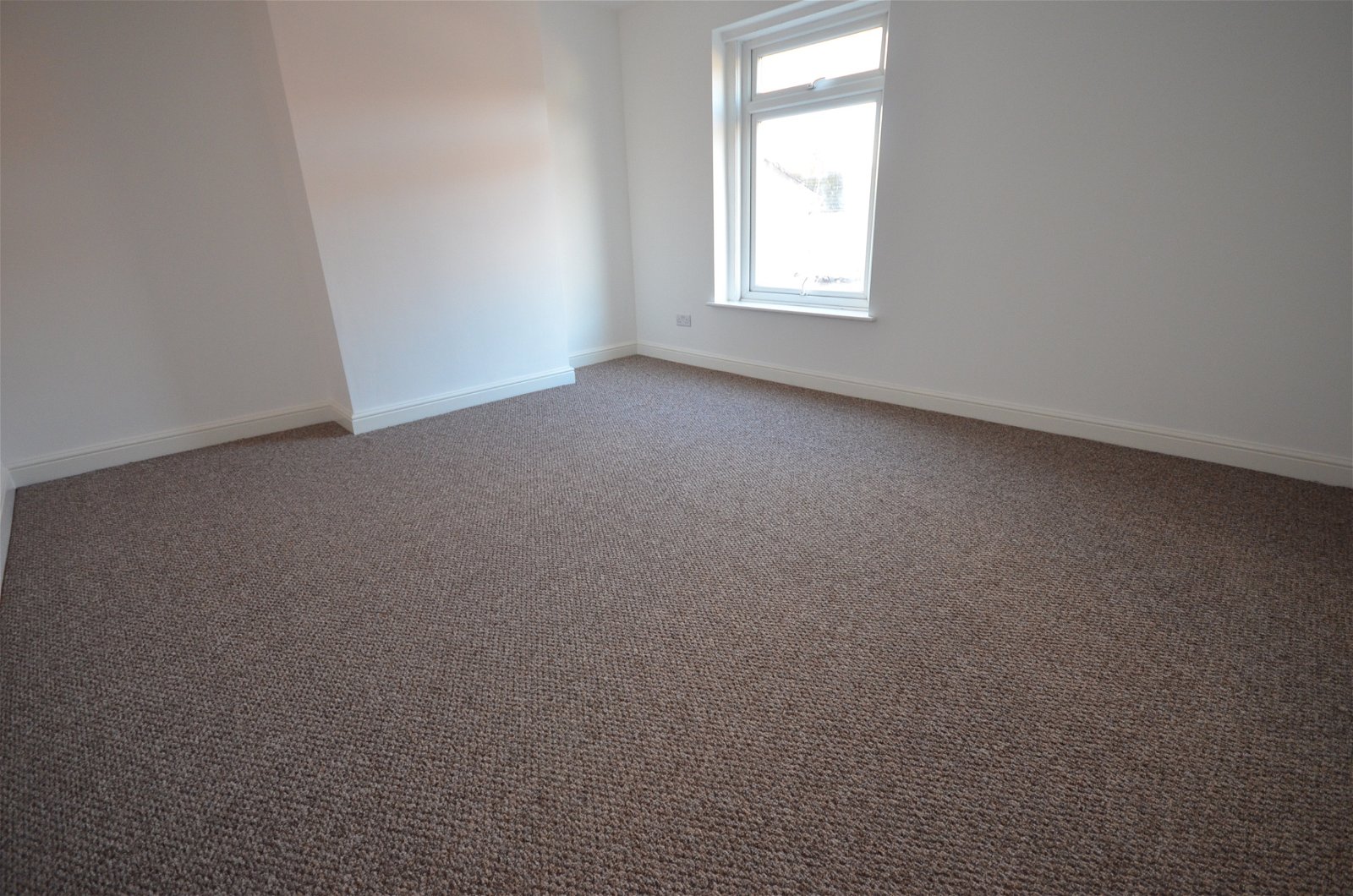 2 bedroom Terraced House for rent in Widnes