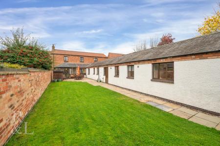 3 Grange Court PH-12.jpg