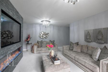 9 Fowler Road (14).jpg