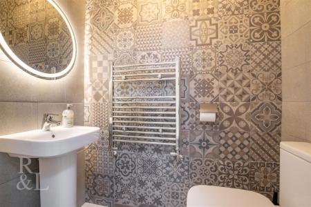 9 Fowler Road (9).jpg