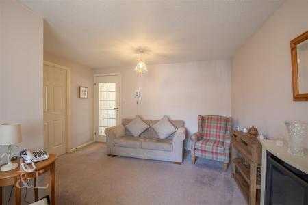 2 Gardens Court (2).jpg