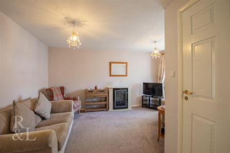 2 Gardens Court (3).jpg