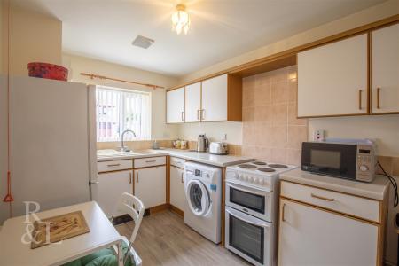 2 Gardens Court (4).jpg