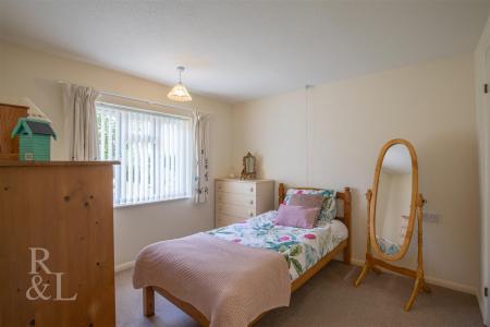 2 Gardens Court (5).jpg