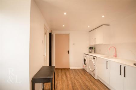 15 Medina Drive (11).jpg