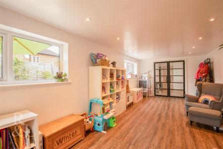 15 Medina Drive (10).jpg