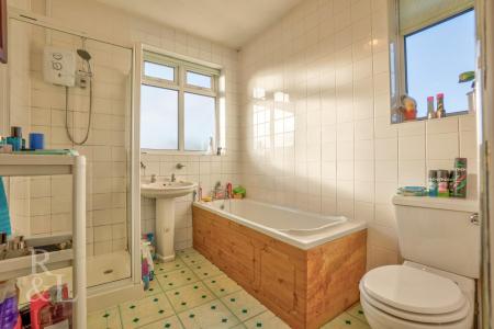 63 Sherwood Rise (13).jpg