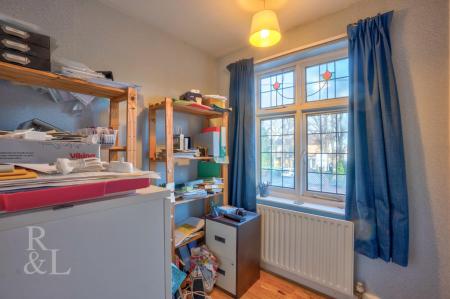 63 Sherwood Rise (12).jpg