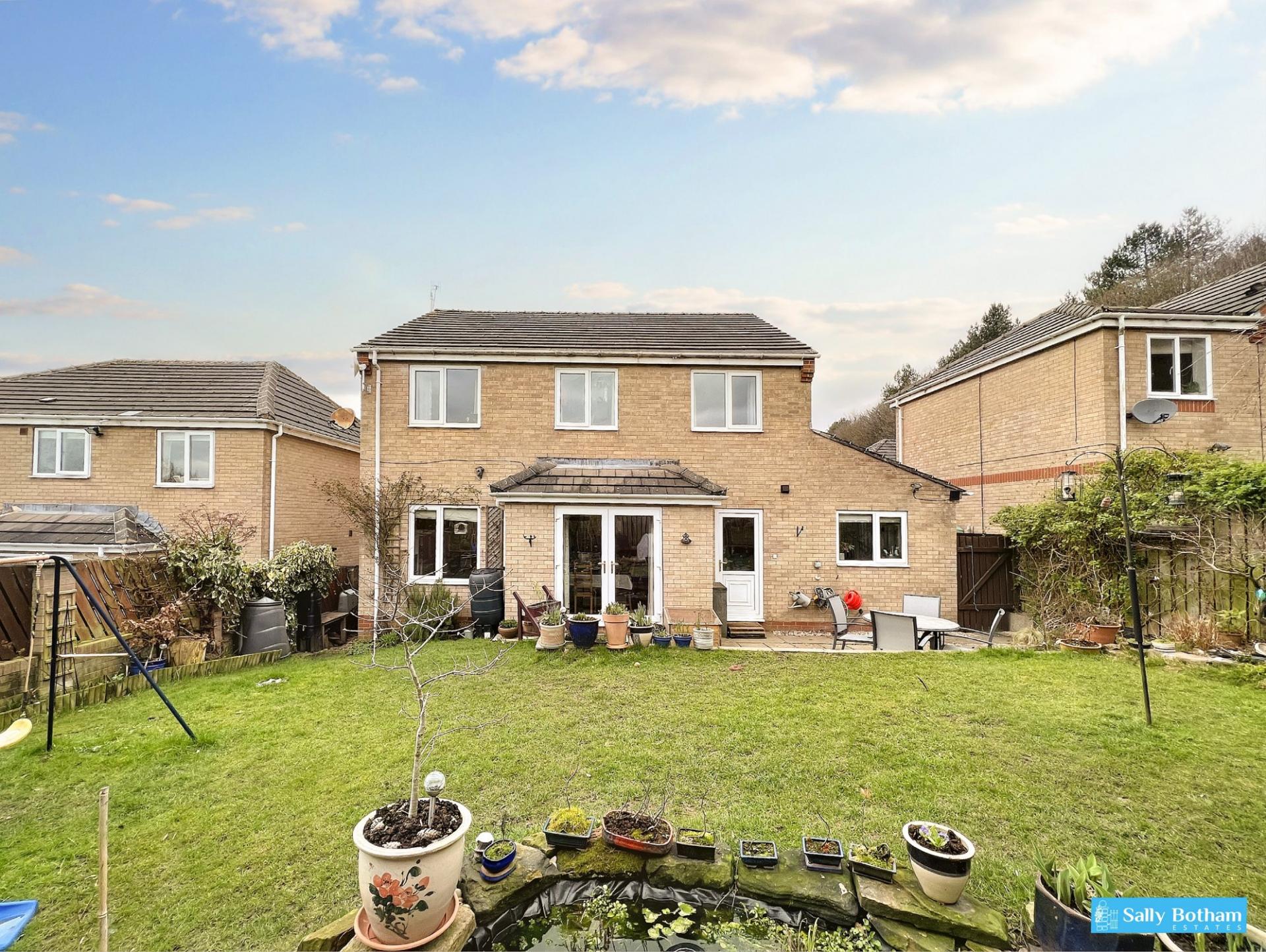 4 bedroom Detached House for sale in Matlock