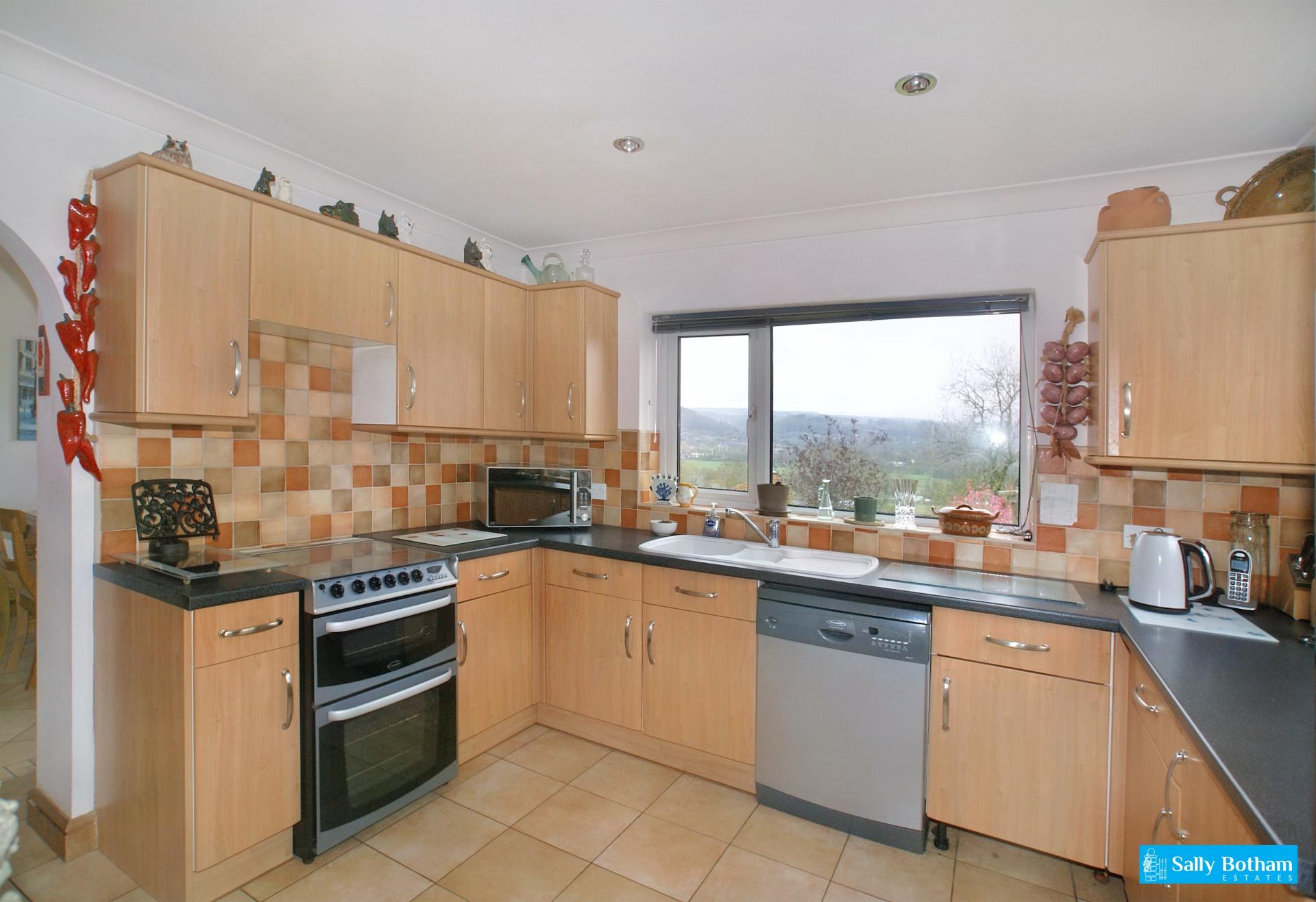 4 bedroom Detached House for sale in Matlock