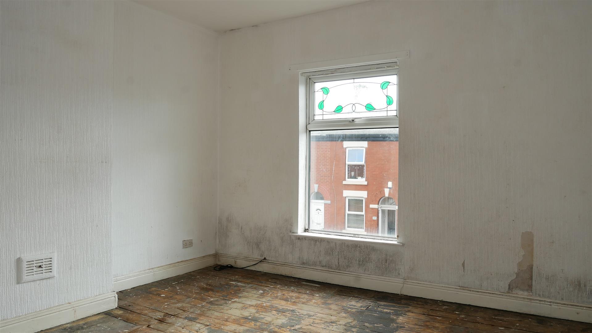 2 bedroom Terraced House for sale in Manchester