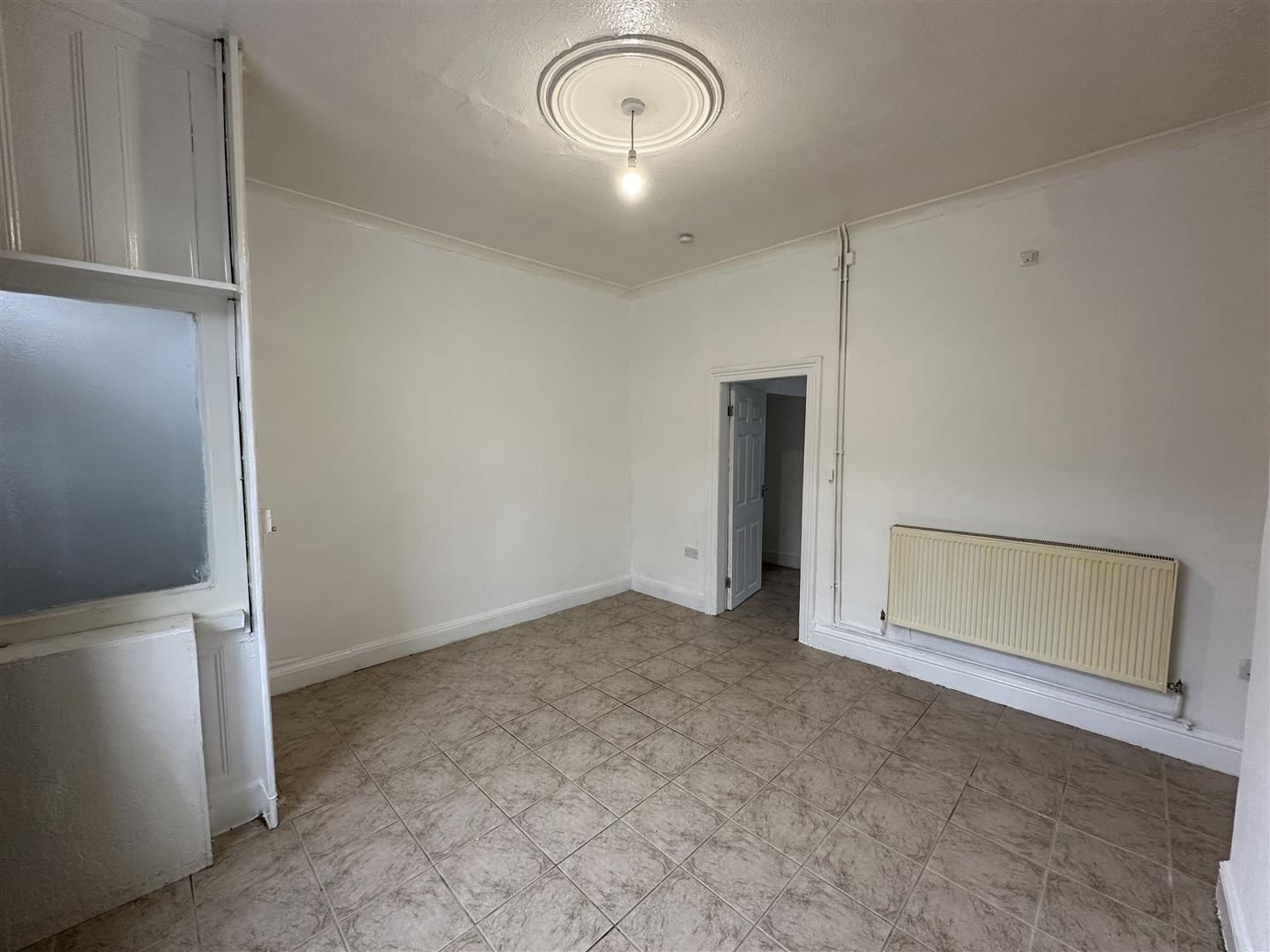 2 bedroom Terraced House for rent in Chadderton Oldham