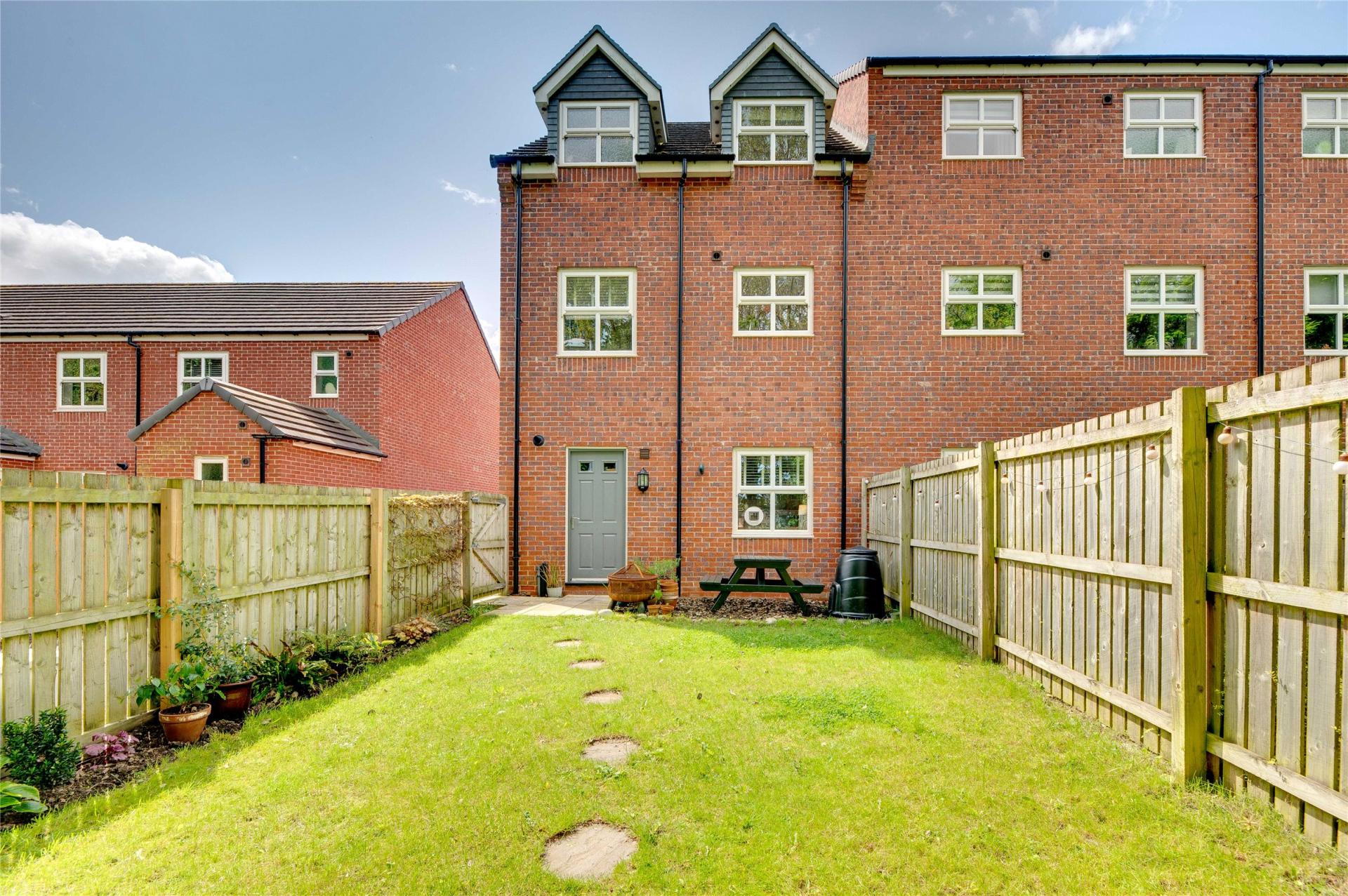 3 bedroom End of Terrace House for sale in Gateshead