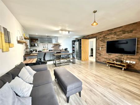 Lounge/Diner/Kitchen