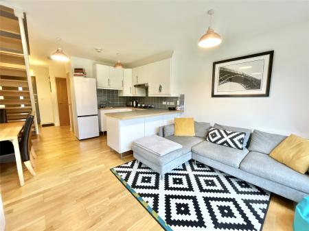 Lounge/Kitchen