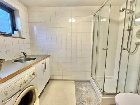 Utility/Shower Room