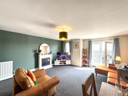 Lounge/Dining Area