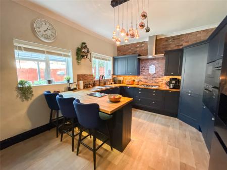 Breakfasting Kitchen