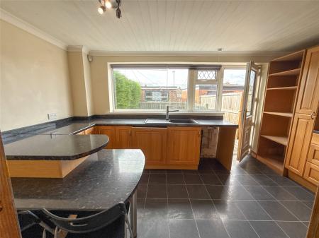 Breakfasting Kitchen