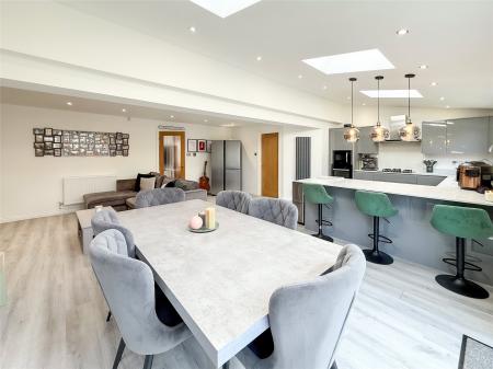 Kitchen/Diner/Family