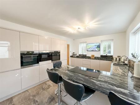 Breakfasting Kitchen